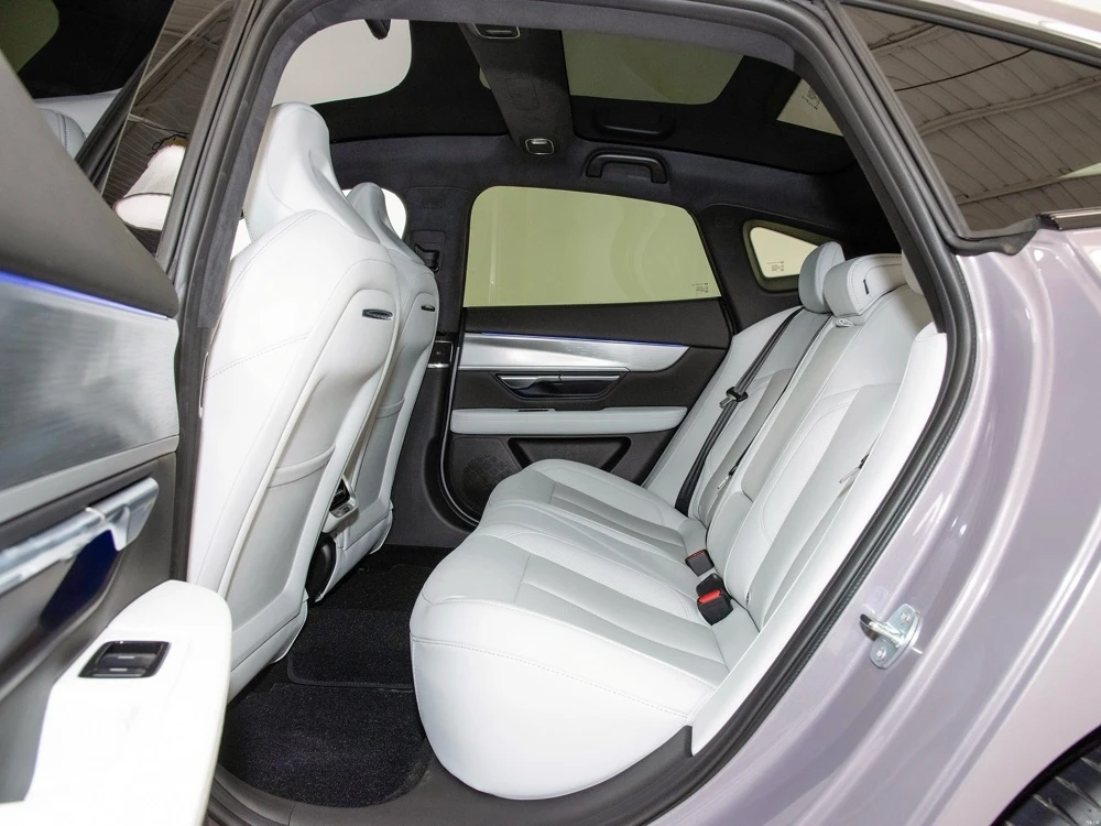 Xpeng P7 vs Tesla Model S